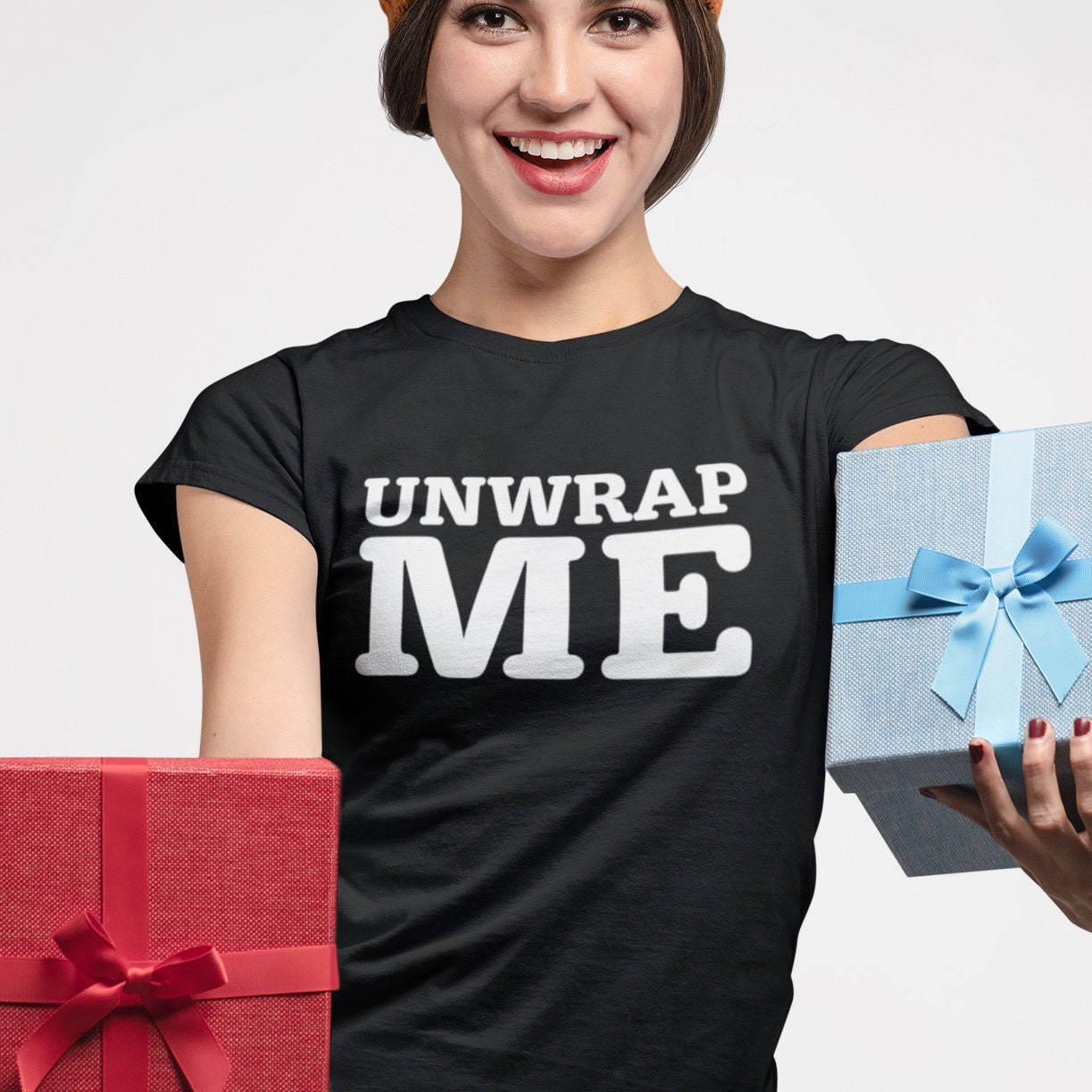Unwrap Me!  Slogan Funny Printed  T Shirt for Christmas 100% Cotton Tee - Same Day and Free Dispatch - Great For Xmas Parties - Topbootee